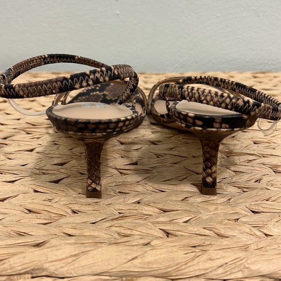 Strappy Snake Print Sandals by BLEECKER & BOND Sz 8.5 NWT - Picture 5 of 7